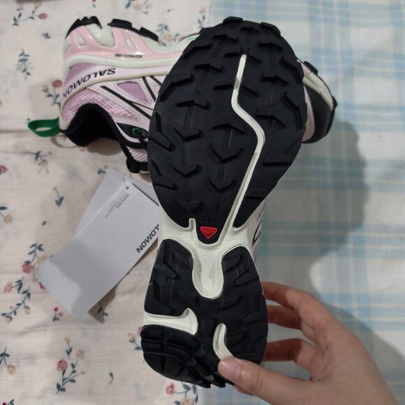 Salomon x Sandy Liang XT-6 Sneaker - Picture 6 of 8